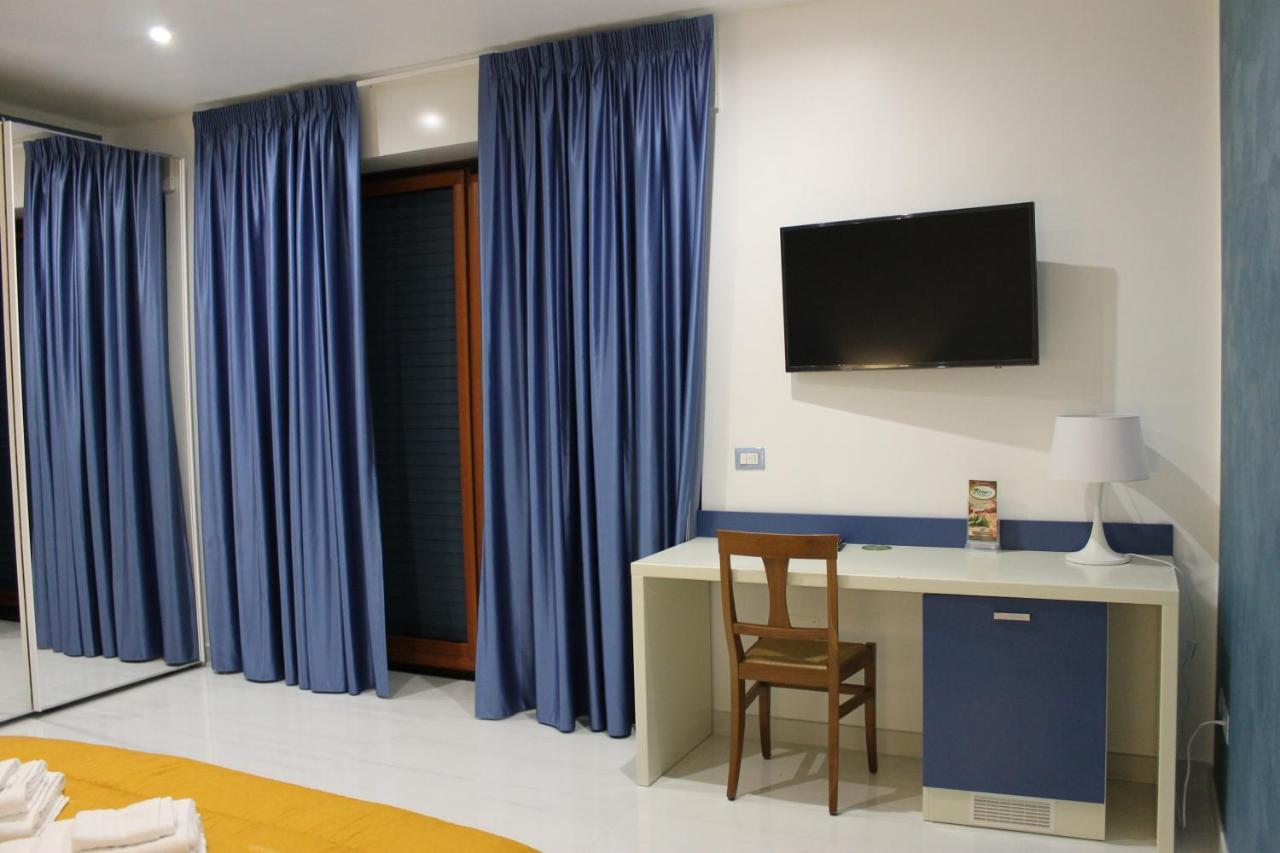 Madigans Rooms Bed&Breakfast Lecce Ngoại thất bức ảnh