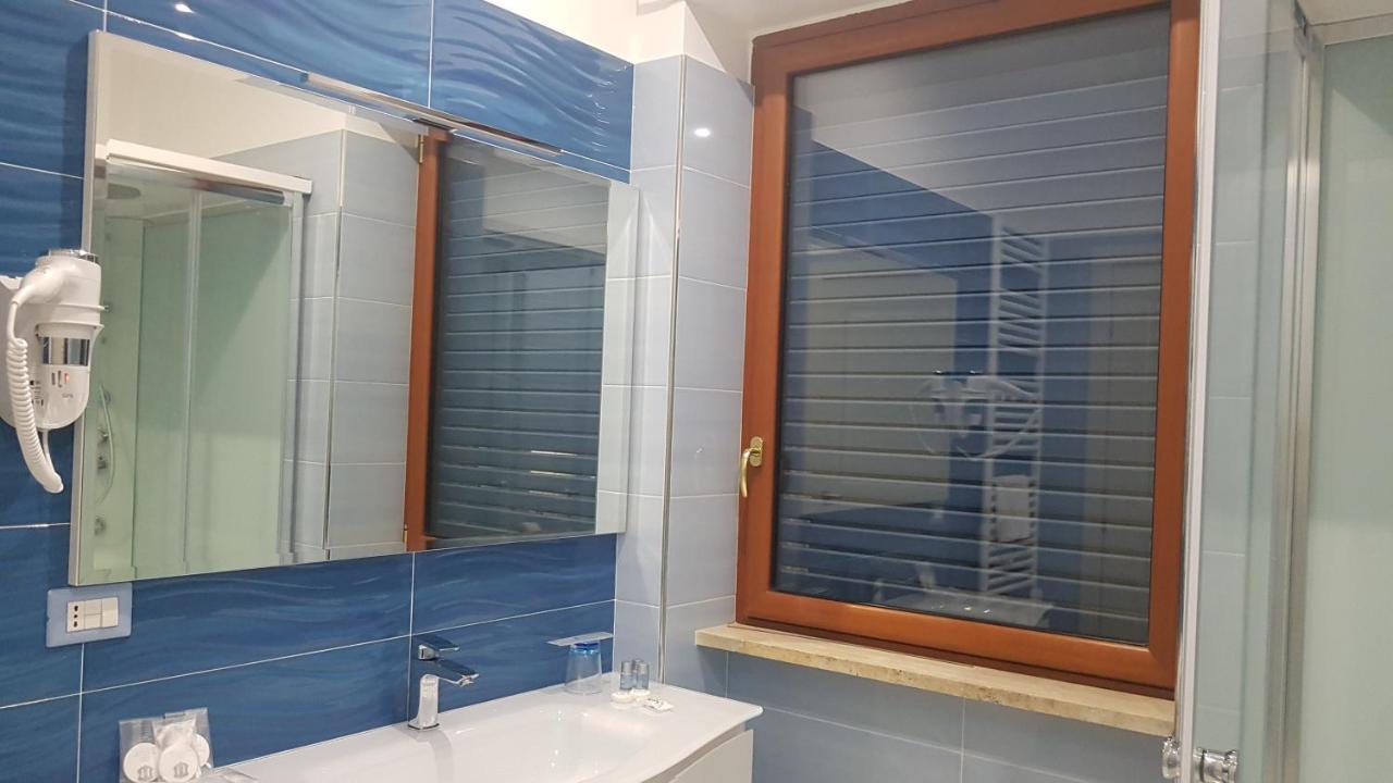 Madigans Rooms Bed&Breakfast Lecce Ngoại thất bức ảnh