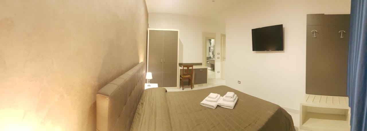 Madigans Rooms Bed&Breakfast Lecce Ngoại thất bức ảnh