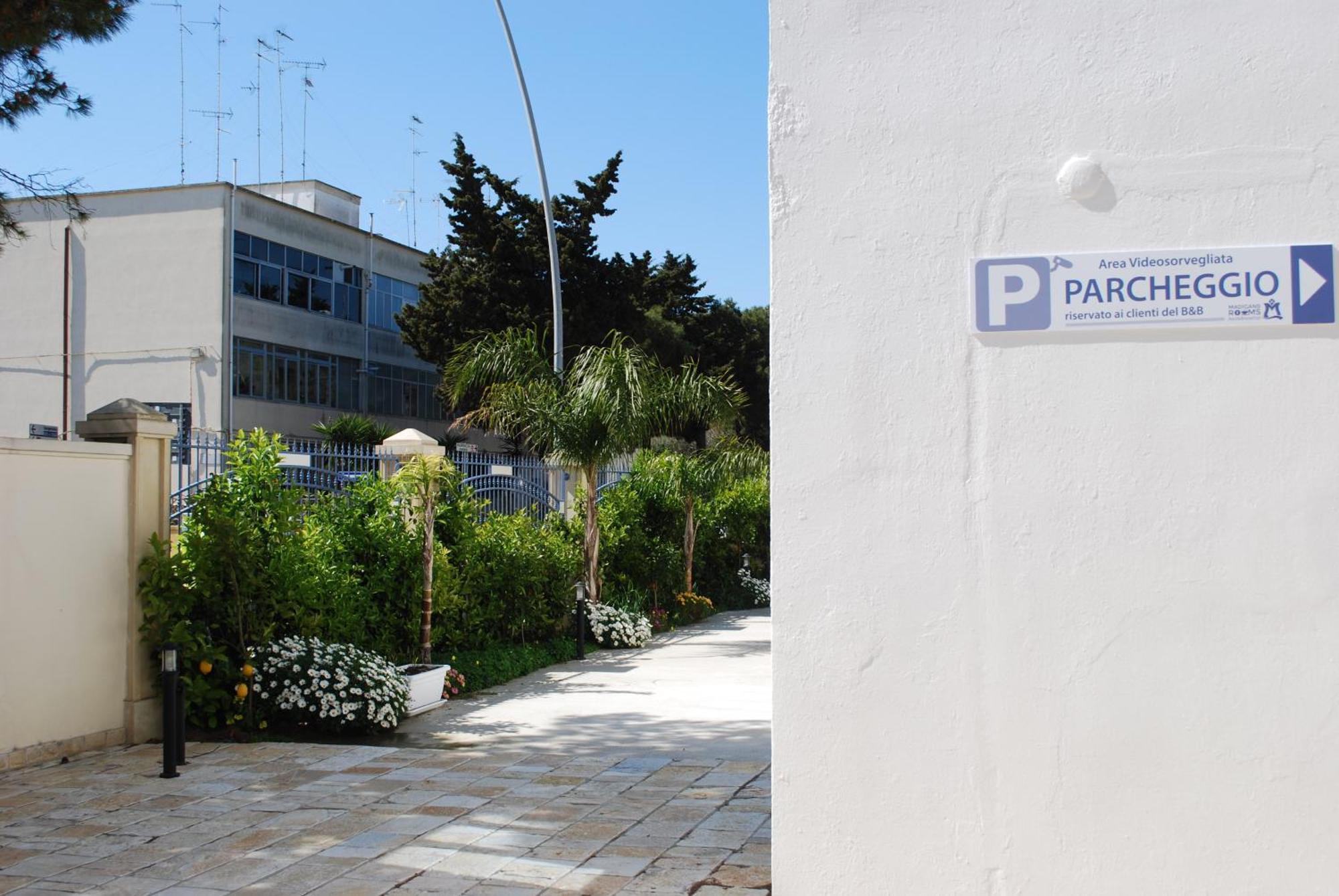 Madigans Rooms Bed&Breakfast Lecce Ngoại thất bức ảnh